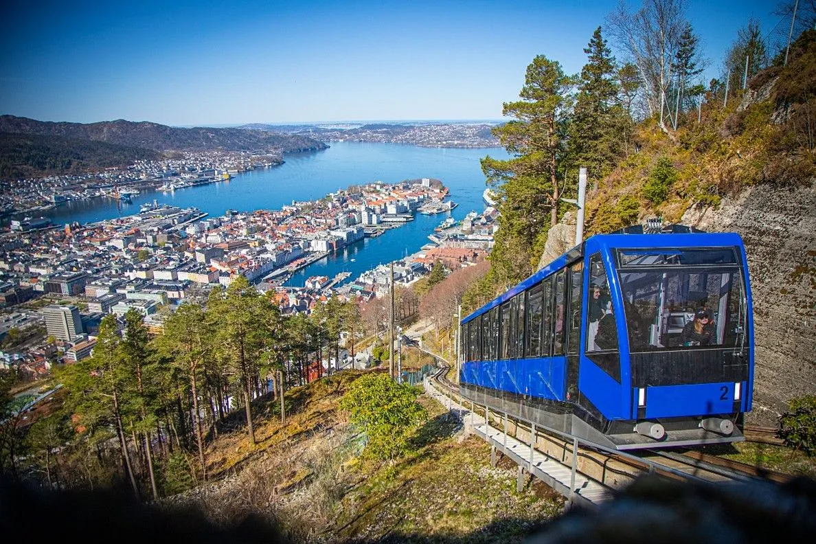 Foto: The Fløibanen funicular - Mount Fløyen_Fløyen